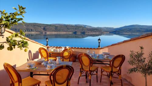 Sainte-Croix-du-Verdon Bed & Breakfast | chambres d'hôtes Les Fenières