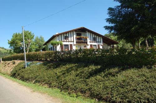 Saint-Jean-le-Vieux Bed & Breakfast | Chambres d'hôtes Esponde Marie-Jeanne