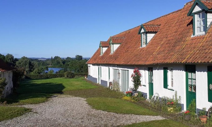 Ardres Bed & Breakfast | Chambres d'hôtes B&B Cote d'Opale La Fermette du Lac