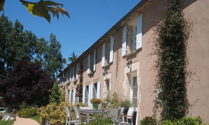 Cheffois Bed & Breakfast | Chambres d'hôtes La Charrière