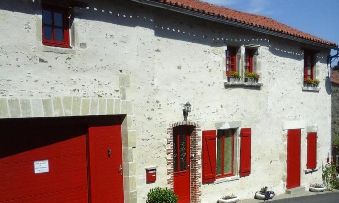 Vouvant Bed & Breakfast | Chambres de la porte aux moines