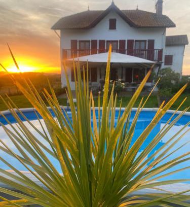 Ilharre House | Chambres Olhatsia