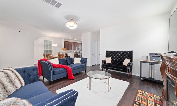 Houston House | CHAMP - Luxury Corp Housing