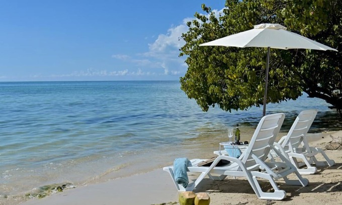 Whitehouse Villa | Champagne Villa