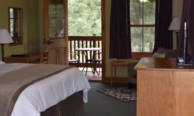 Delhi Cabin | Champions Black Bear Lodge