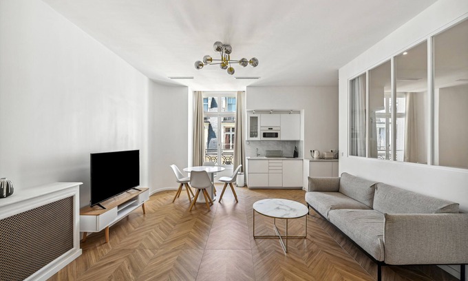 Champs-Elysees Apartment | Champs-Elysées cosy apartment (Mobility lease)