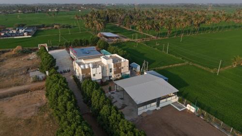 Gangavathi Hotel | Chandana green view resort Hampi