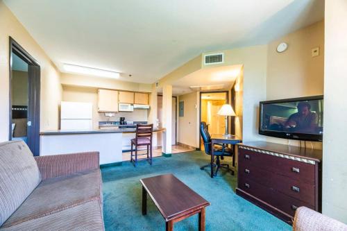 Chandler Apartment | Chandler 1 bd 1 b Classic unrenovated apartment