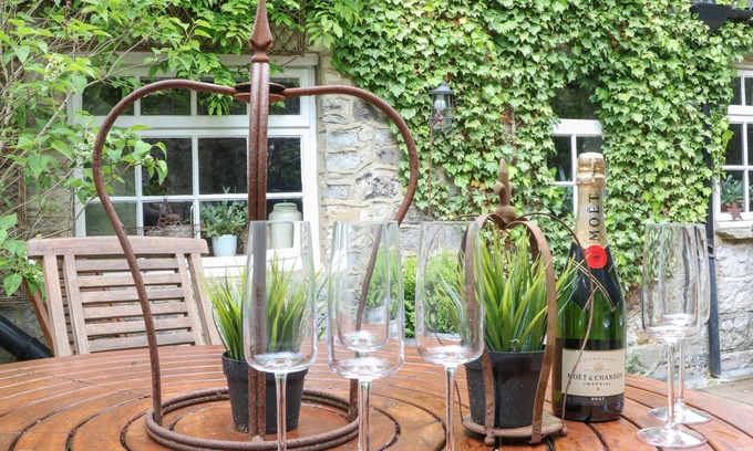 Castleton Cottage | Chandler House