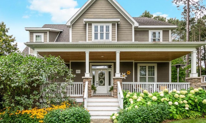 Leland House | Chandler Pines