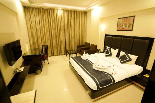 Air Force Area Hotel | Chandra Imperial