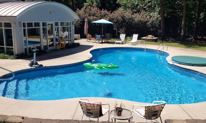 Raleigh Apartment | Changes In Latitudes Pool & Apartment Raleigh NC.