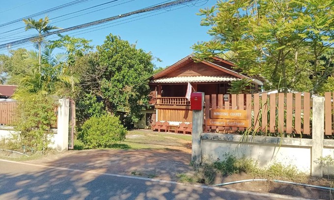 Mae Hong Son House | Chanmuang guesthouse