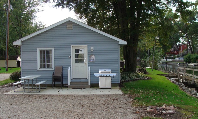 Coldwater Cottage | Channel House- On Pointe Lakefront Resort
