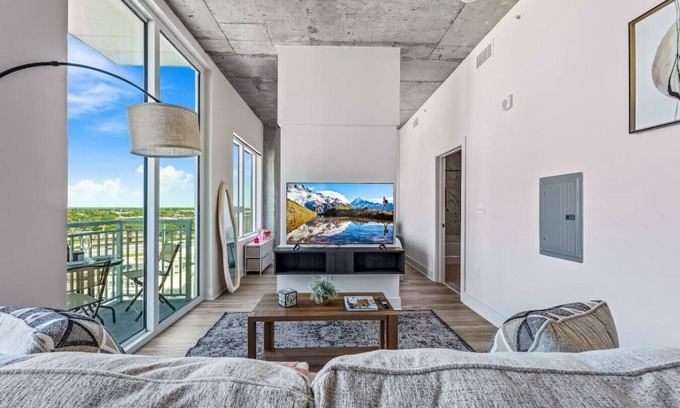 Channel District Apartment | Channelside Oasis: Perfect for your Business Trip!
