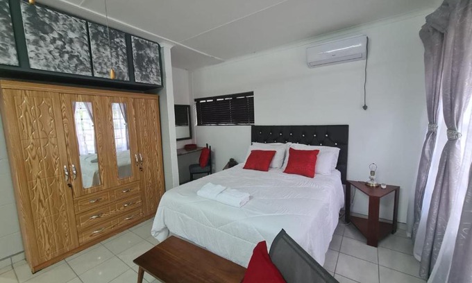 Meer En See House | Chantelle's Overnight Room