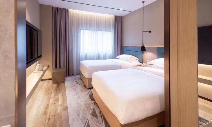 Baiyun Hotel | Chaoman Hotel -Guangzhou Shijing City Plaza Xiaoping Subway Station