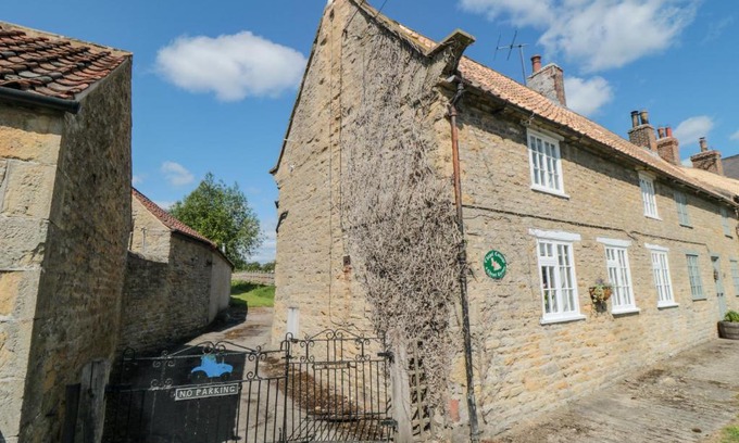 West Heslerton House | Chapel Cottage