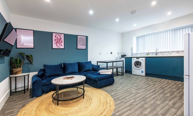 Long Eaton Apartment | Chapel Street Flat 2 - Great for Families & Professionals