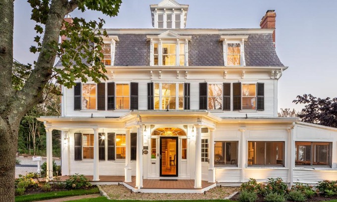 Yarmouth Port Hotel | Chapter House