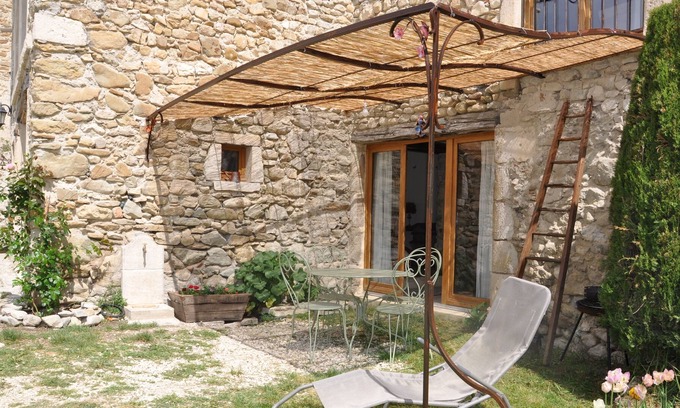 Roche-Saint-Secret House | Character cottage in the castle of Alençon - Between Grignan, Dieulefit and Nyons