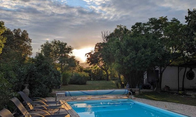 Orthoux-Serignac-Quilhan Villa | Character house with private pool and garden - Sunday to Sunday rental
