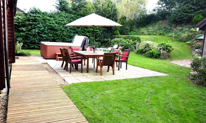Pentney Cottage | Character 4 bedroom lodge with hot tub in a beautiful 1/4 acre setting.