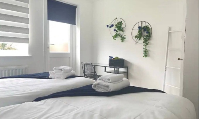 Cambridge House | Character and charm filled 1 bed house with garden and parking neat Addenbrooks