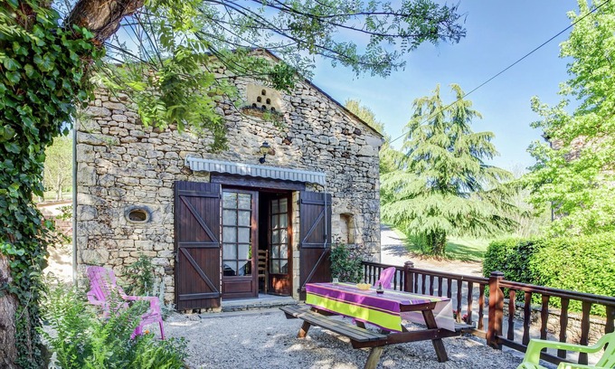 Prats-du-Perigord House | Character cottage in Prats-du-Périgord with lovely pool