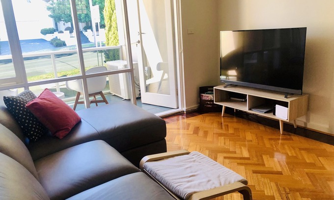 Caulfield North Apartment | Character, comfort and convenience in Caulfield Nth