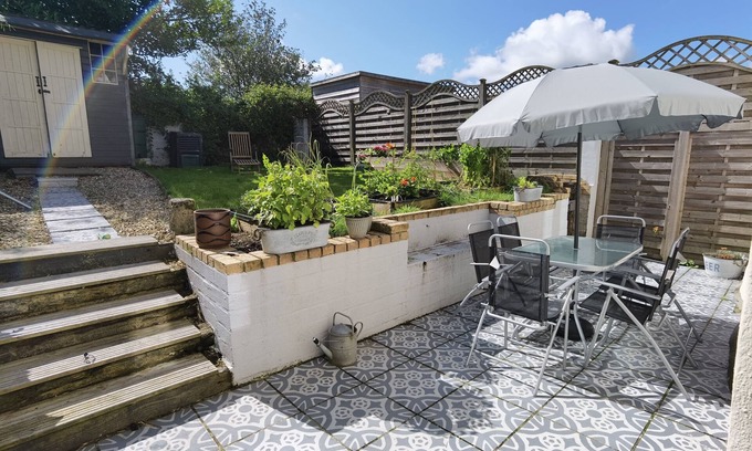 Roche House | Character cottage in centre of Cornwall with sun trap garden