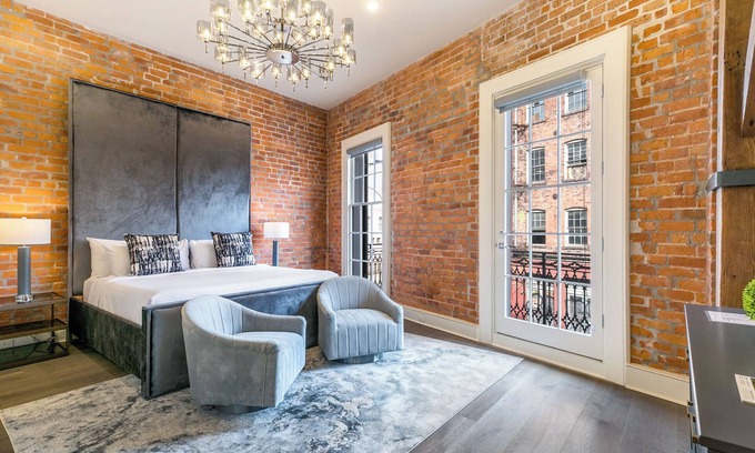 Central Business District Apartment | 💜CHARACTER GALORE A TASTE OF NOLA NOT FOUND IN A HOTEL! 2 Balconies King Beds+Sleeper Sofa💜