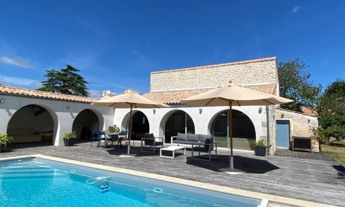 L'Eguille House | Character house T3 with swimming pool