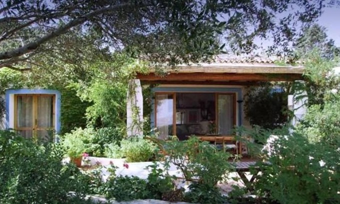 Punta Sardegna Villa | Character house with front garden of the sea