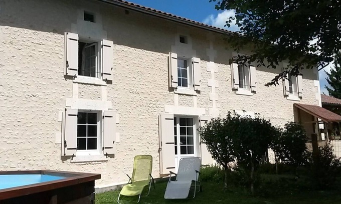 Nouvelle-Aquitaine House | Character house with garden & swimming pool