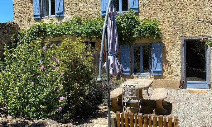 Lafage House | Characterful 3 bedroom house with large garden and pool.