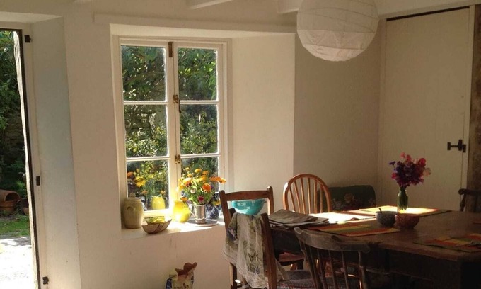 St Just House | Characterful historic townhouse with sunny courtyard, walking distance to coast.