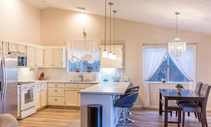 Columbia House | Charade House Redding