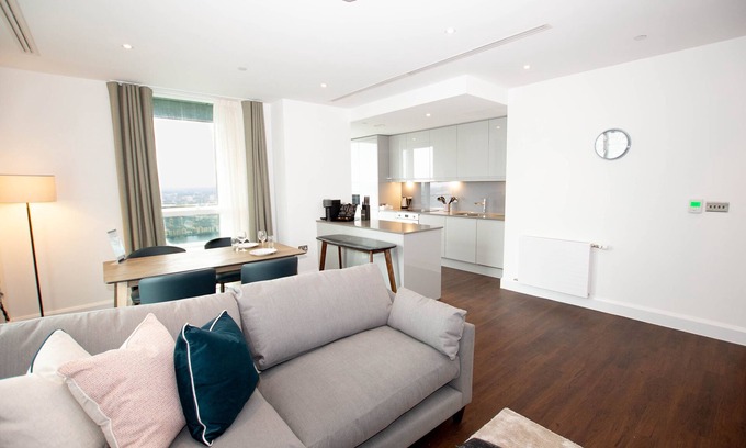 Canary Wharf Apartment | Charles Hope Apartment Canary Wharf