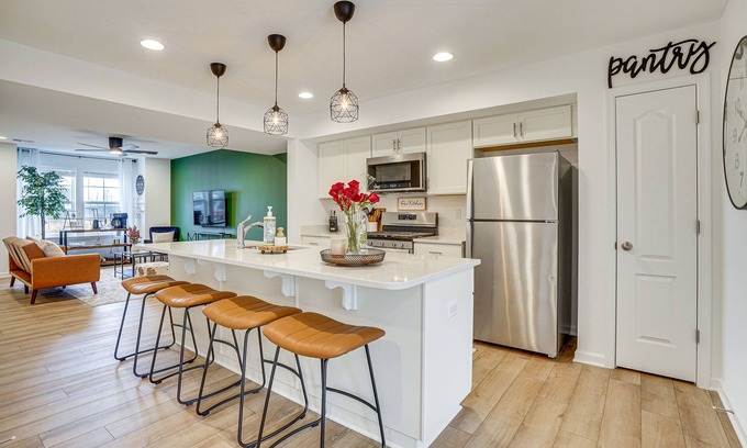 Charles Town House | Charles Town Townhome: 9 Mi to Harpers Ferry