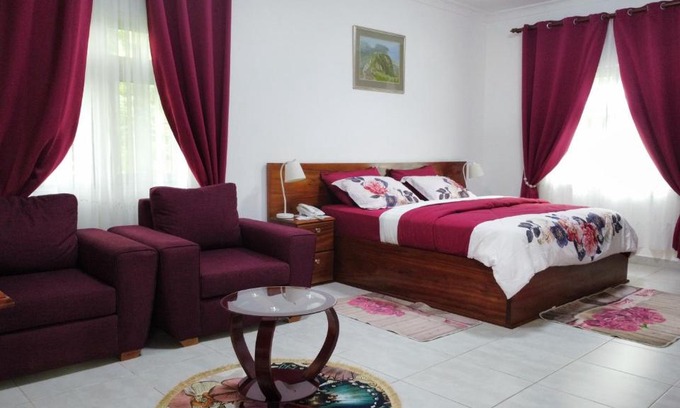 Ampenyi Hotel | Charlestina Beach Resort