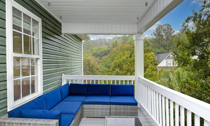 Earlewood House | Charleston Charm | 4BR, 3BA