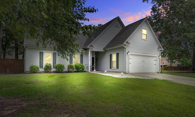 North Charleston House | Charleston Charm Sleeps 10!