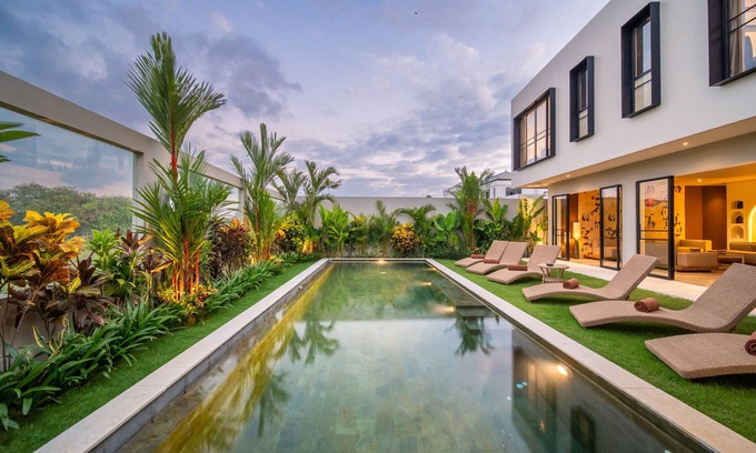 Umalas Villa | CHARLESTON