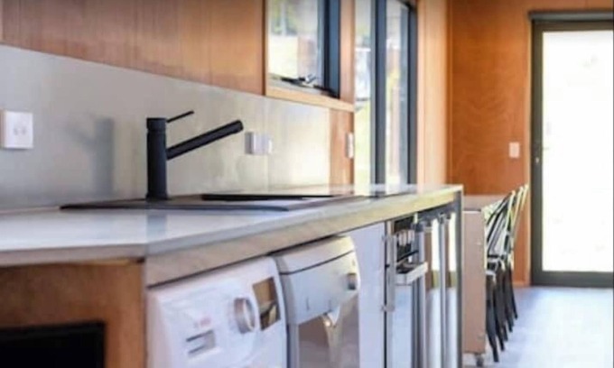 Dover Cabin | Charlie's Lookout- Cute and compact with stunning panoramic views