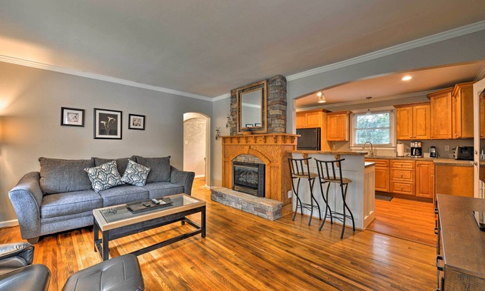 Charlotte House | Charlotte Area Home w/Patio - 6 Miles to Downtown