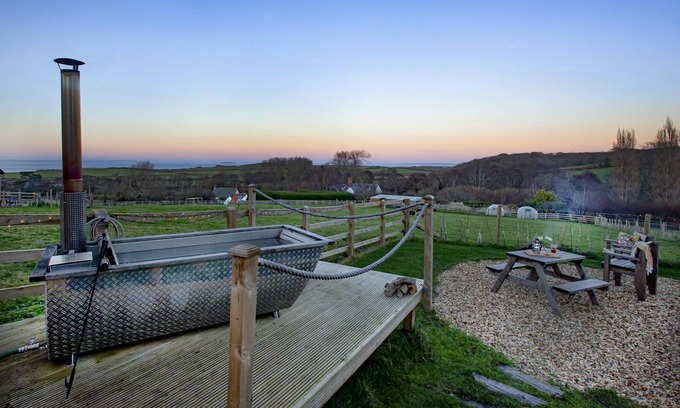 Fiddington Cabin | Charlotte's Hut, Old Rectory House