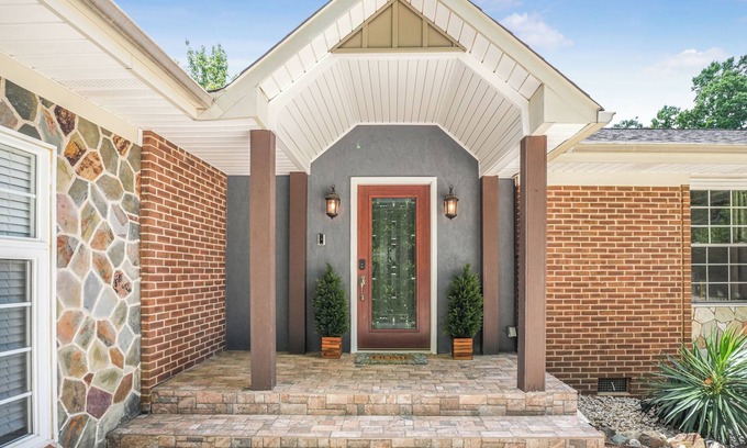 Mint Hill House | Charlotte's Urban Oasis