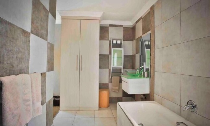 Centurion Apartment | Charlton House 1 No loadshedding