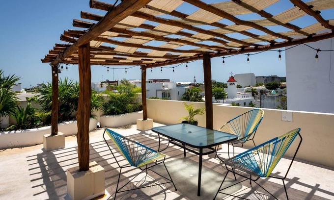 12th Street Apartment | Charm and harmony just steps away from 5th Avenue